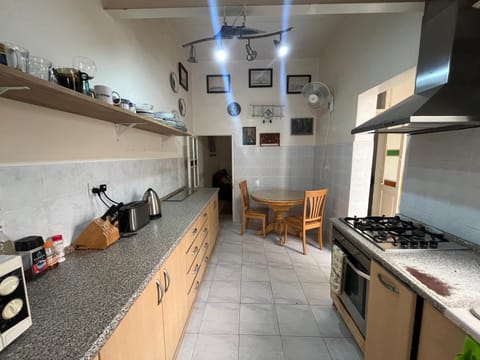 Triple room in Beautiful Maltese Townhouse Bed and Breakfast in Sliema