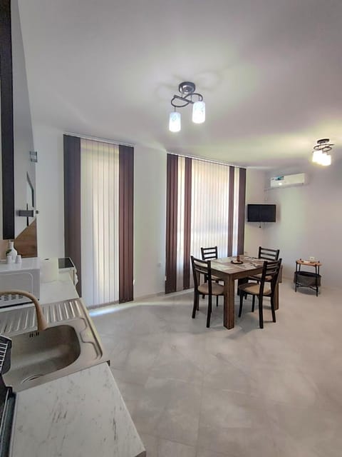 TV and multimedia, Living room, Dining area