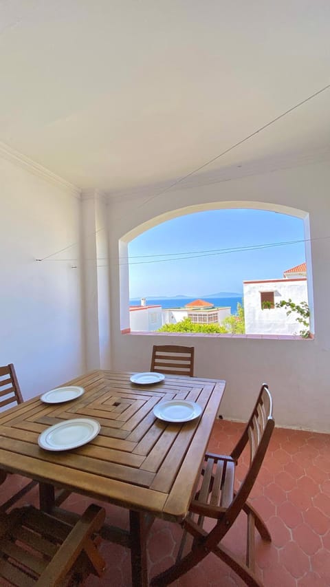 Day, Natural landscape, View (from property/room), Balcony/Terrace, Dining area, Sea view