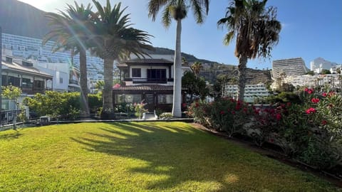 Property building, Garden, Garden, City view, Mountain view