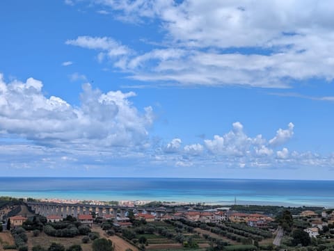 Quadrilocale spazioso vista mare montagna relax Apartment in Abruzzo