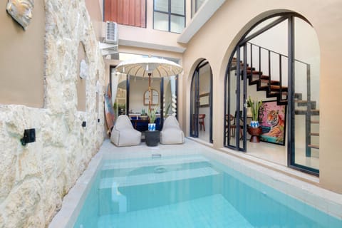 Pool view, Swimming pool, sunbed