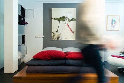 Gartenzimmer in Atelierwohnung Vacation rental in Cologne