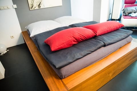 Gartenzimmer in Atelierwohnung Vacation rental in Cologne