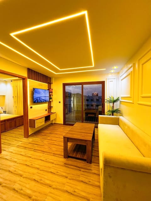 Communal lounge/ TV room, TV and multimedia, Living room, Seating area, Evening entertainment