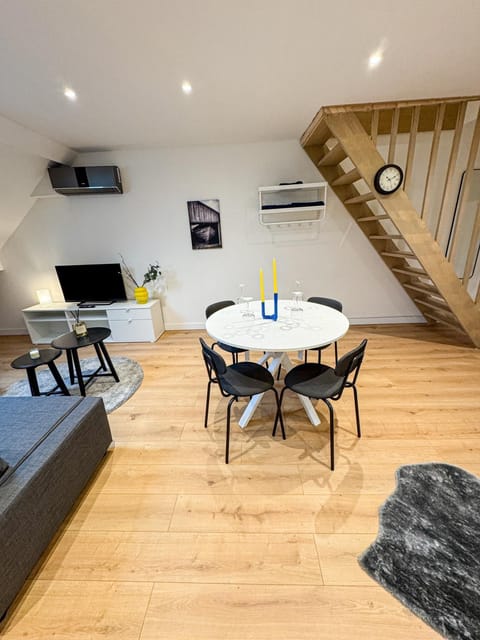 TV and multimedia, Dining area, air conditioner