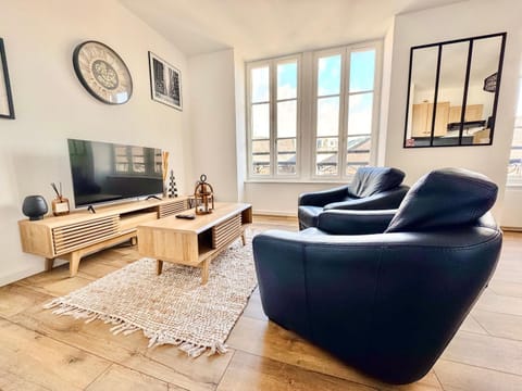 TV and multimedia, Seating area