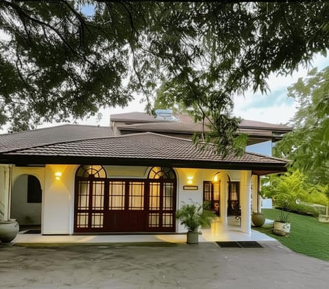 Property building, Day, Garden, Garden view