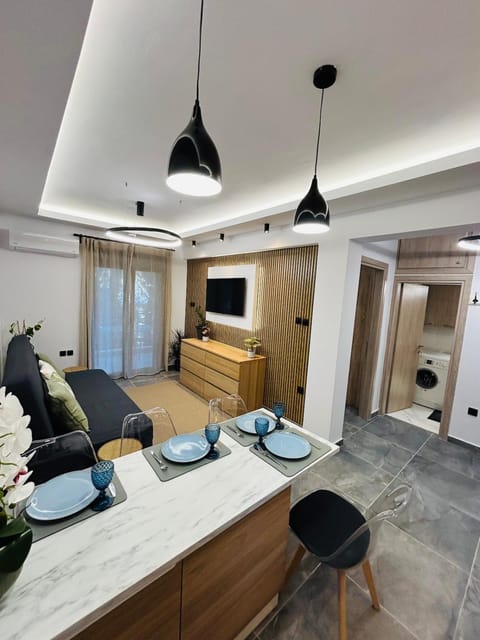 Avra House Nea Peramos Apartment in Nea Peramos