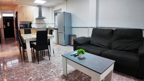 Kitchen or kitchenette, Living room, Seating area, Dining area, oven, pet friendly