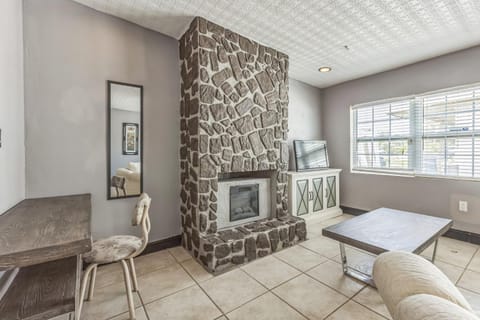 Amazing 'Hot Tub' Home Minutes To Hospitals & Beaches House in Palmetto