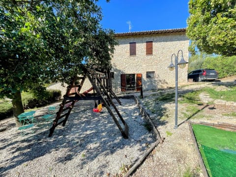 Detached Villa with Games Room, Pool, and Panoramic Views in San Damiano Villa in Umbria