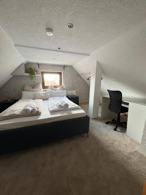 Cozy House in Stuttgart Botnang park free at street House in Stuttgart