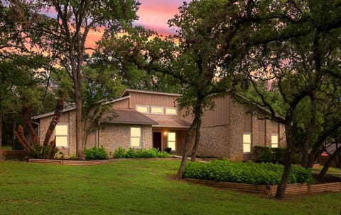 Property building, Natural landscape, Garden, Garden view