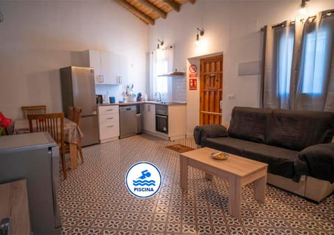 Kitchen or kitchenette, Living room, Seating area, Dining area, oven, pet friendly, stove