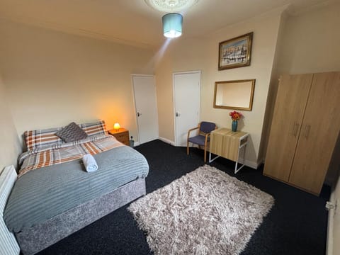 Bed, Photo of the whole room