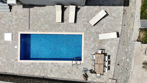 Day, Pool view, Swimming pool, sunbed