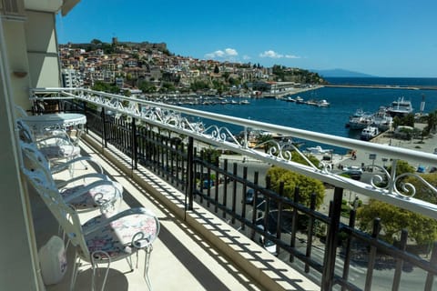 Property building, Nearby landmark, Natural landscape, View (from property/room), Balcony/Terrace, City view, Sea view