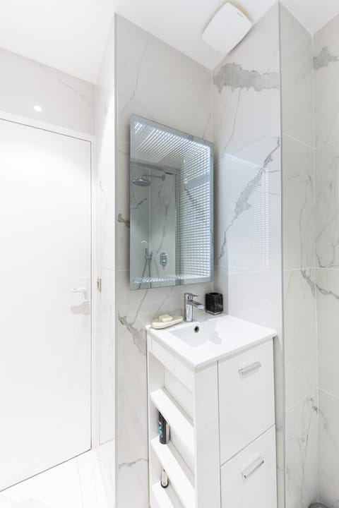 Appartement Choisy Moderne Accès Direct Paris en RER C & Tram Apartment in Vitry-sur-Seine