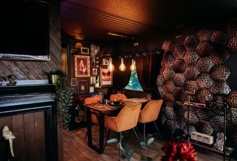 Living room, Seating area, Dining area