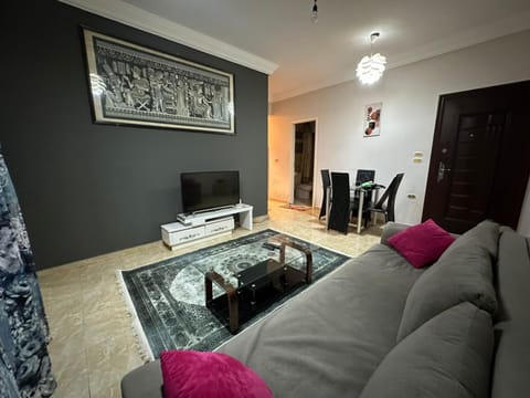Communal lounge/ TV room, TV and multimedia, Seating area