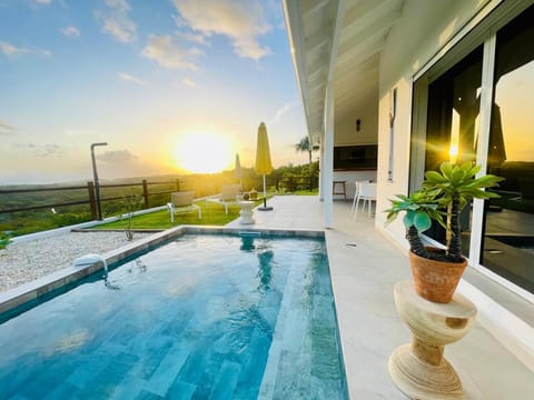 Mountain view, Sea view, Swimming pool