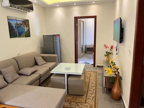 TV and multimedia, Living room, Seating area, Dining area, air conditioner
