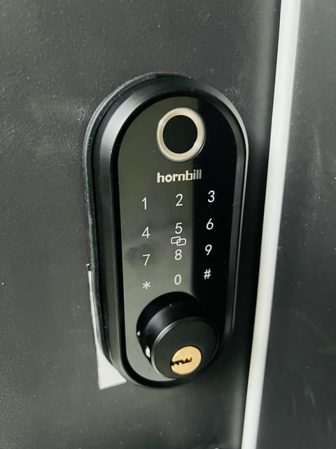 New and Modern 1 bedroom suite near beach Apartment in Surrey