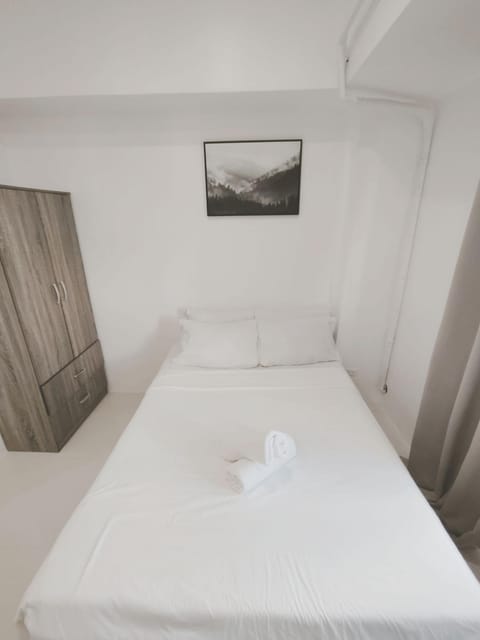 Bed, Decorative detail, Bedroom