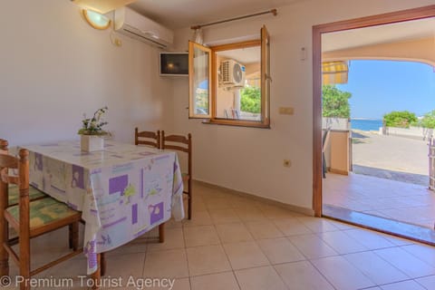 TV and multimedia, Dining area, Sea view, air conditioner