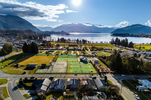 Property building, Nearby landmark, Day, Natural landscape, Bird's eye view, Lake view, Mountain view