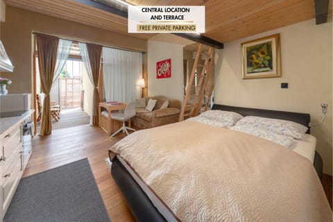 Bed, TV and multimedia, Living room, Photo of the whole room, Bedroom
