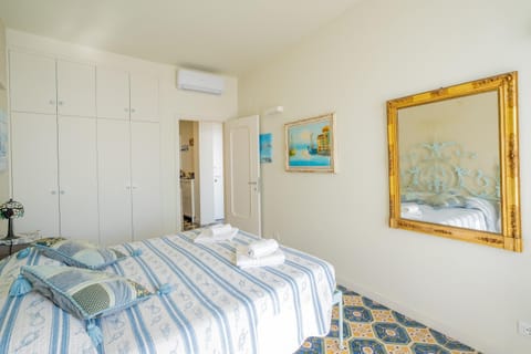 Villa Liliana - Stella Marina - Trilocale Elegante con Balcone Vista Mare - Accesso Diretto alla Spiaggia Apartment in Varigotti