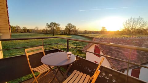 Natural landscape, View (from property/room), Balcony/Terrace, Sunrise