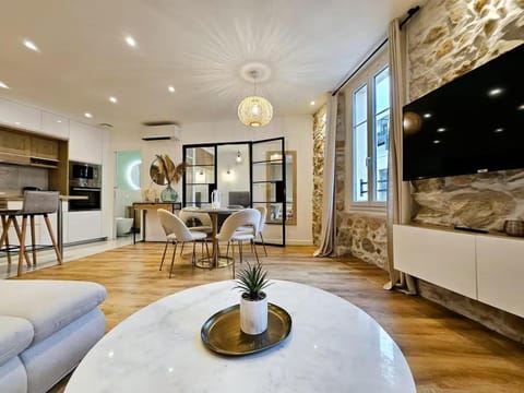 TV and multimedia, Dining area