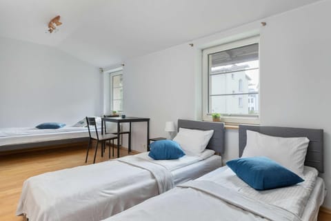 Bed, Seating area, Bedroom