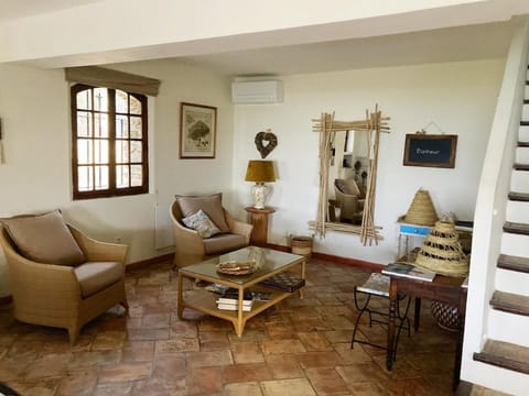 Villa provençale climatisée, piscine chauffée, vue magnifique Villa in Sainte-Maxime