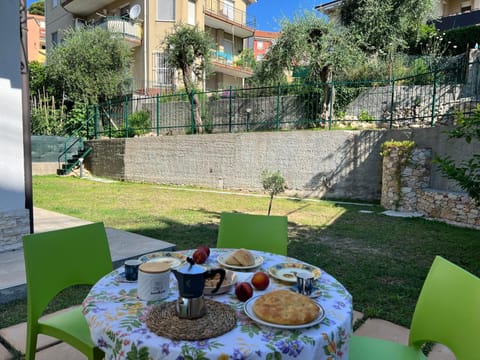 Garden view, Breakfast