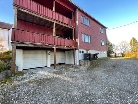 Property building, Day