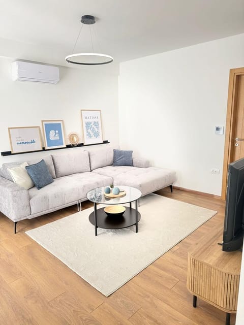 Seating area, air conditioner