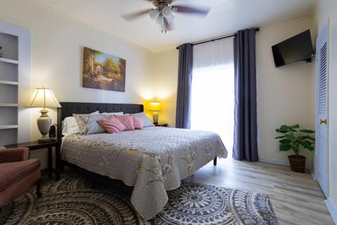 Mariposa Buckeye - Retreat for 2 Apartment in Kerrville