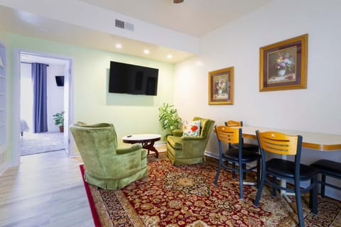 Mariposa Buckeye - Retreat for 2 Apartment in Kerrville