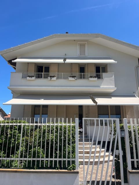 Property building, Balcony/Terrace