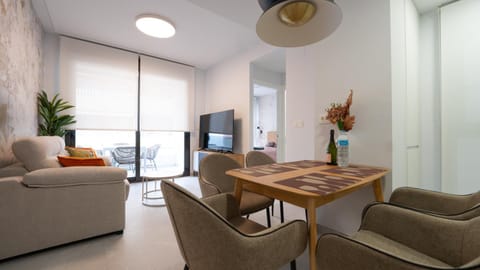 TV and multimedia, Living room, Seating area, Dining area