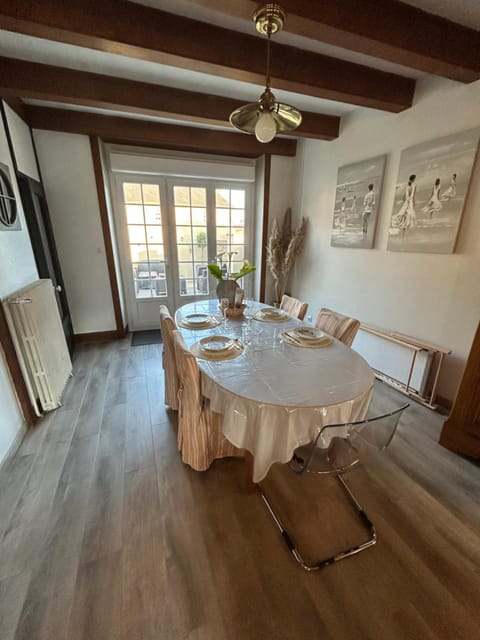 La Bar Fleur Rez House in Normandy