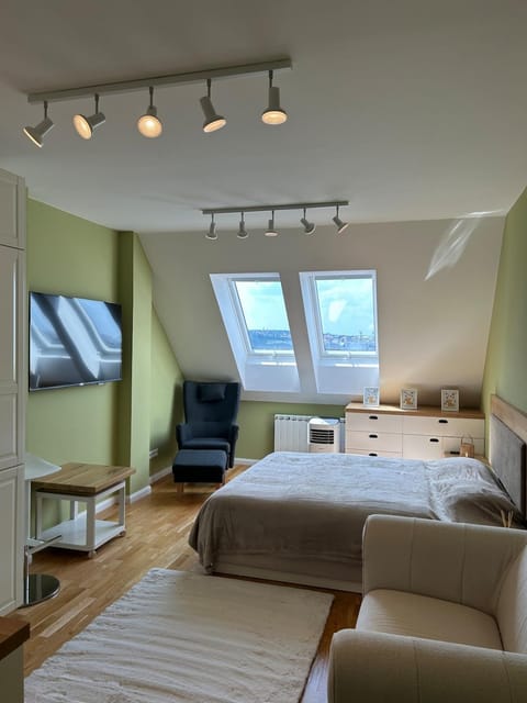 Bed, Photo of the whole room
