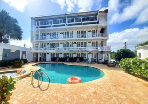 Property building, Pool view