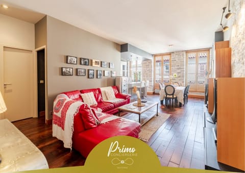 Property building, Living room, pet friendly