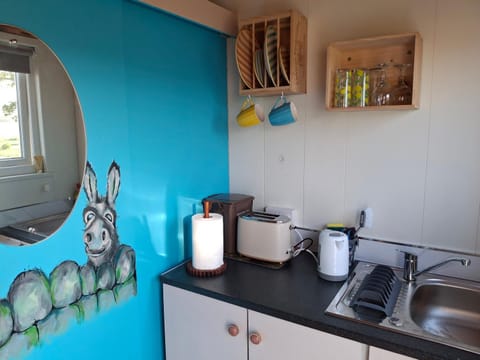 Wooly Huts Grey Apartment in County Mayo