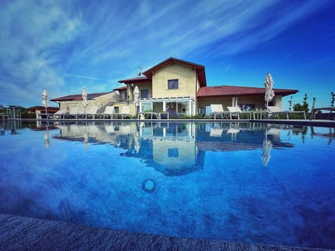 Property building, Swimming pool